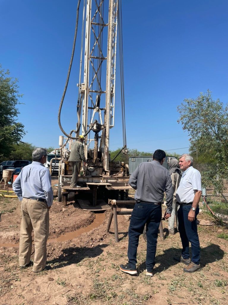 La Municipalidad de Nueva Esperanza construye un Nuevo pozo de agua en El Tartagal La Municipalidad de Nueva Esperanza construye un Nuevo pozo de agua en El Tartagal