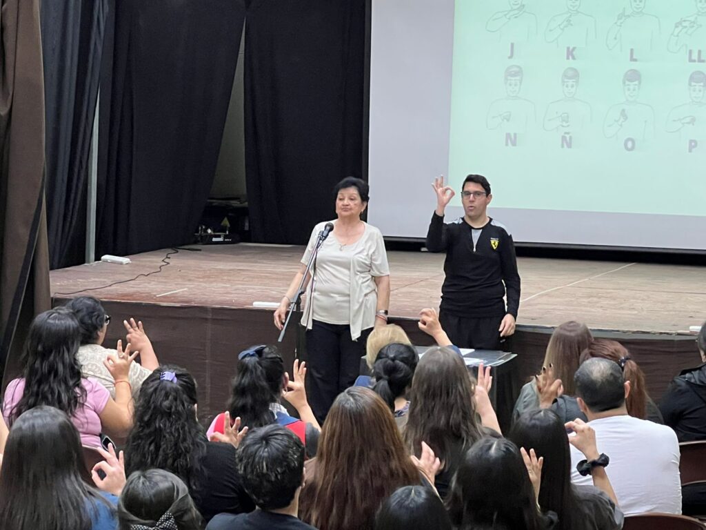 Finalizó el curso de lengua de señas argentinas