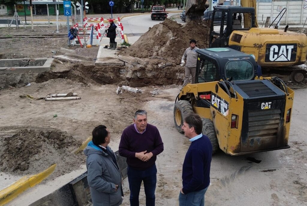 Entubamiento y ensanchado del desagüe pluvial de la Curva de Trujillo de La Banda Entubamiento y ensanchado del desagüe pluvial de la Curva de Trujillo de La Banda