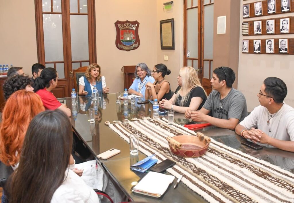 Fuentes se reunió con representantes de la comunidad LGBTIQ