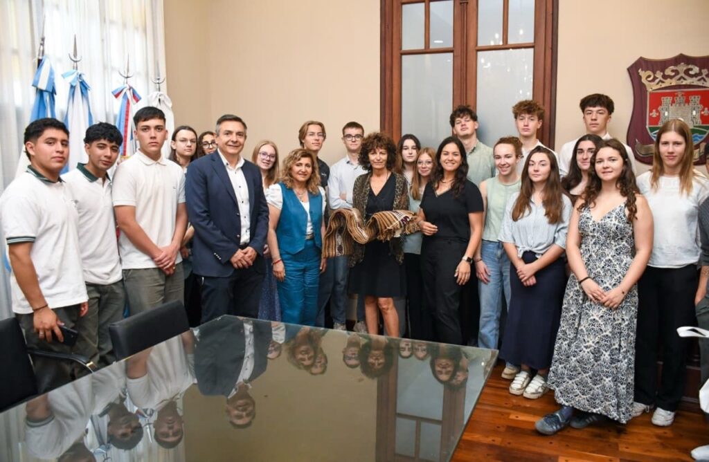 Fuentes recibió la visita de una delegación de alumnos franceses