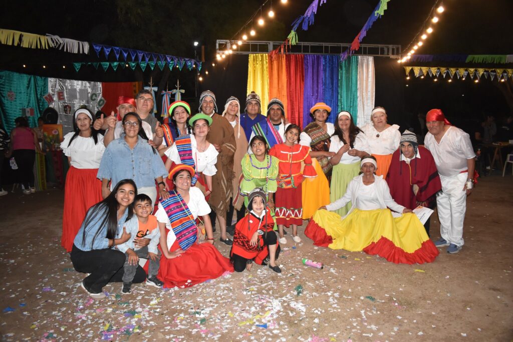 Colonia El Simbolar celebró el Día de la Diversidad Cultural con música, color y tradiciones 