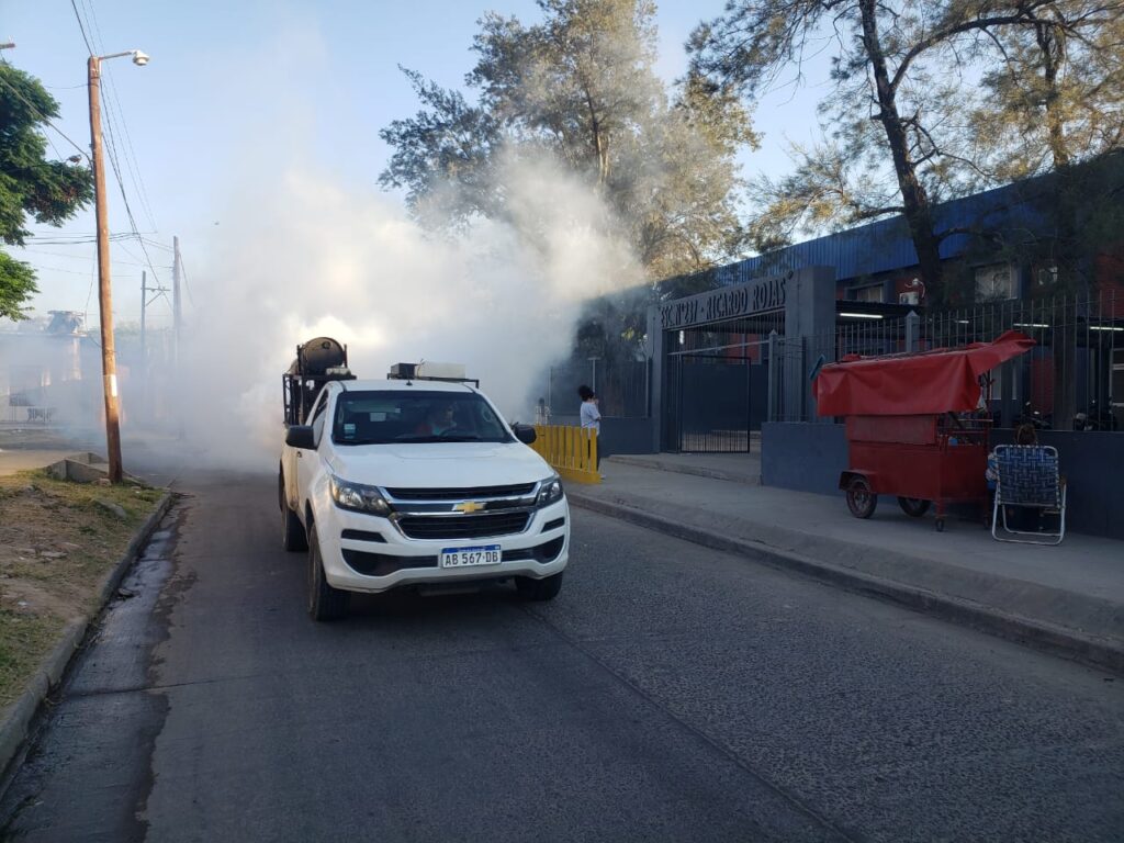 Continúan las fumigaciones preventivas en barrios de Capital Continúan las fumigaciones preventivas en barrios de Capital