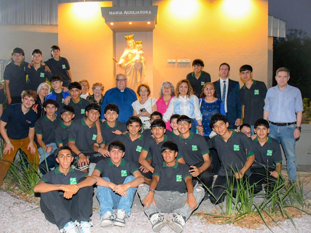 Bendicen la imagen de María Auxiliadora y el Centro Educativo del Oratorio Don Bosco