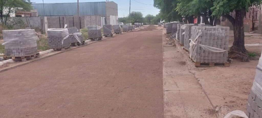 En Sumampa avanzan con más obras de pavimento