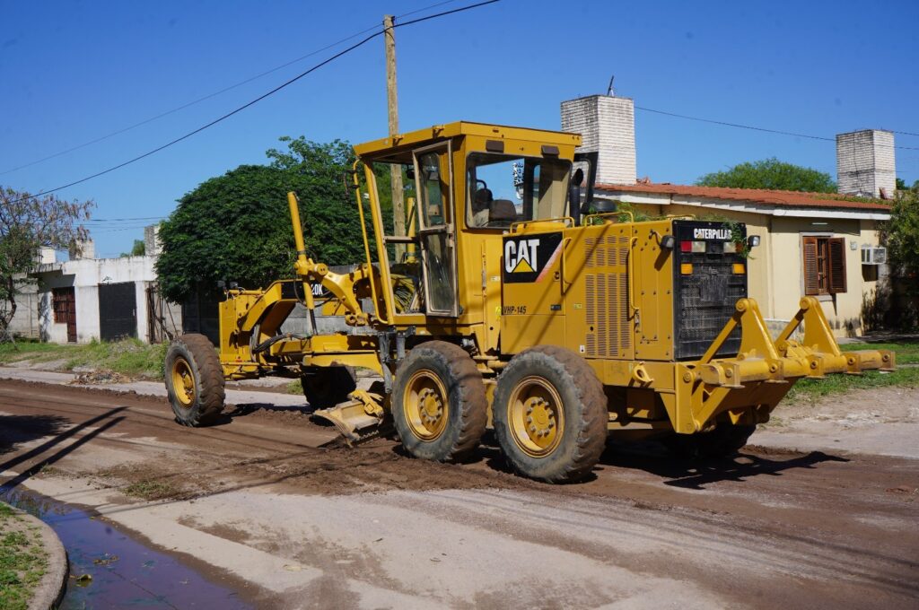 Trabajos de nivelado en el barrio Constitución de  La Banda