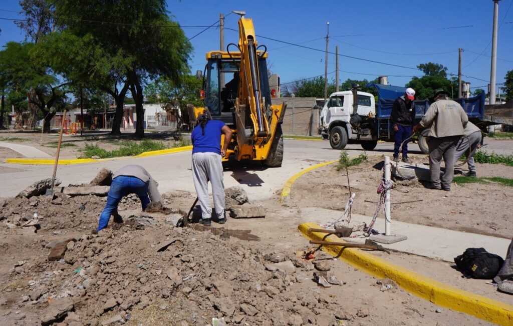 El municipio realizó la reparación de tapas y mantenimiento de desagües pluviales El municipio realizó la reparación de tapas y mantenimiento de desagües pluviales
