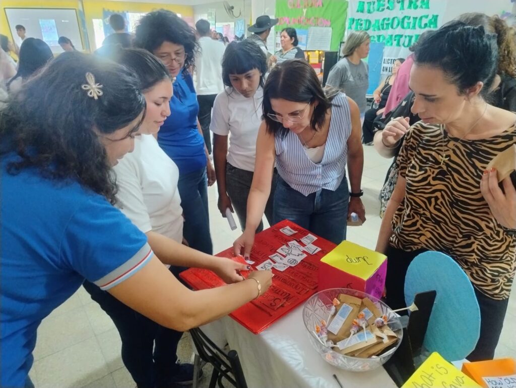 La Escuela Secundaria Municipal realizó con éxito su “Muestra Anual Pedagógica” La Escuela Secundaria Municipal realizó con éxito su “Muestra Anual Pedagógica”