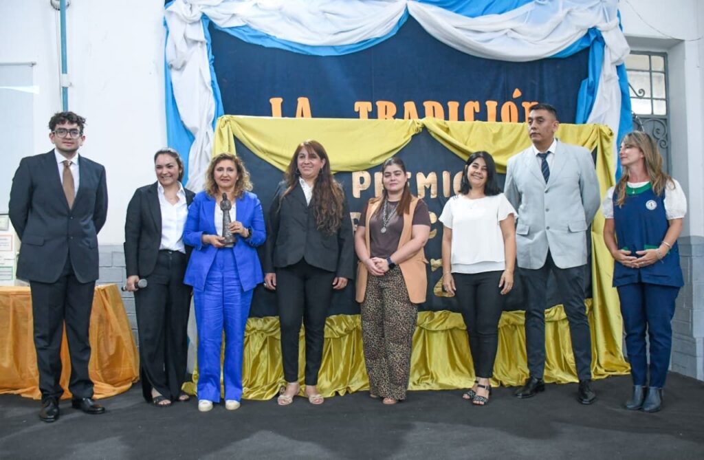 Fuentes recibió el premio Francisco  2025 que destaca el trabajo en la comunidad