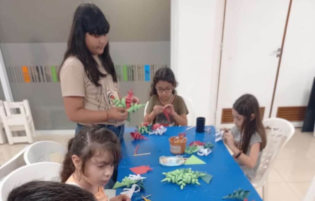 Creatividad en movimiento: el CCB propone un viaje al mundo del papel