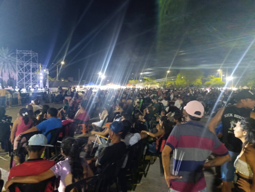 Con un gran marco de público inició el Festival Santiagueño de la Tradición en Añatuya