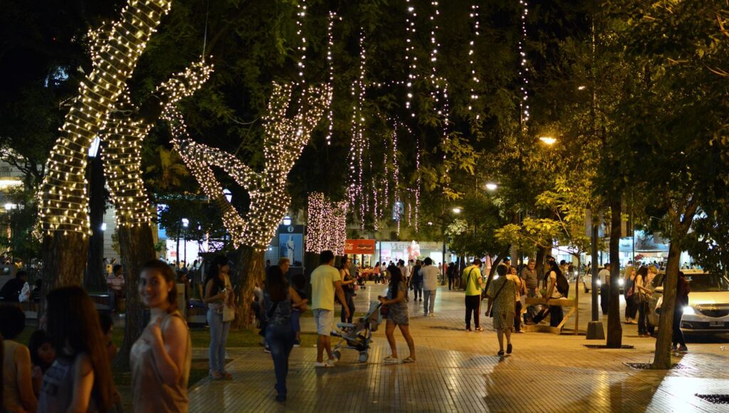 Arranca un mes con semanas “cortadas”: cómo quedan los feriados y asuetos de diciembre
