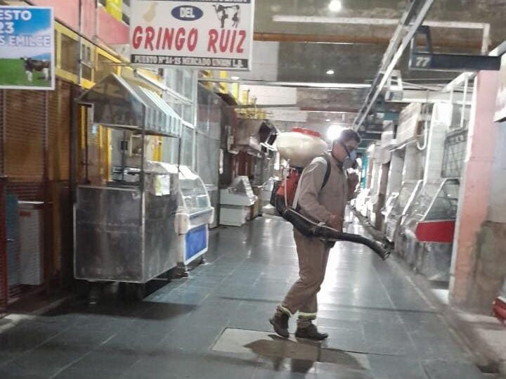 Operativo integral de fumigación en el Mercado Unión