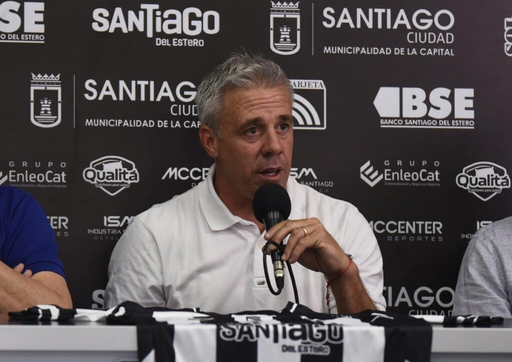 Lucas Pusineri fue presentado en Central Córdoba y arranca un nuevo ciclo de cara a 2026