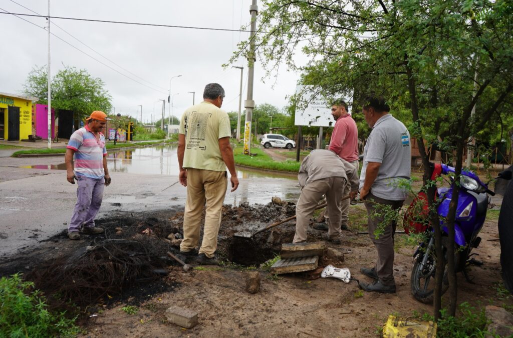 Refuerzan los trabajos de mantenimiento de desagües pluviales en La Banda