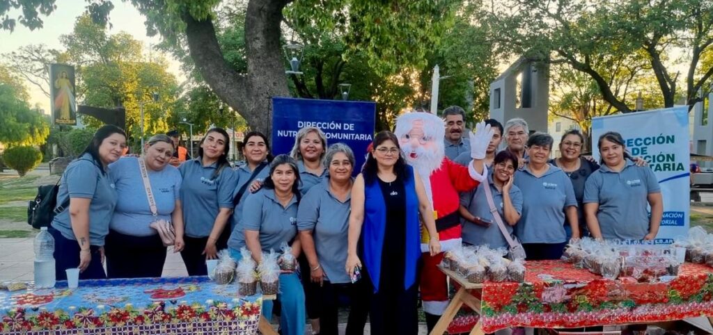 Nutrición Comunitaria entregó más de 350 panes de navidad a vecinos bandeños