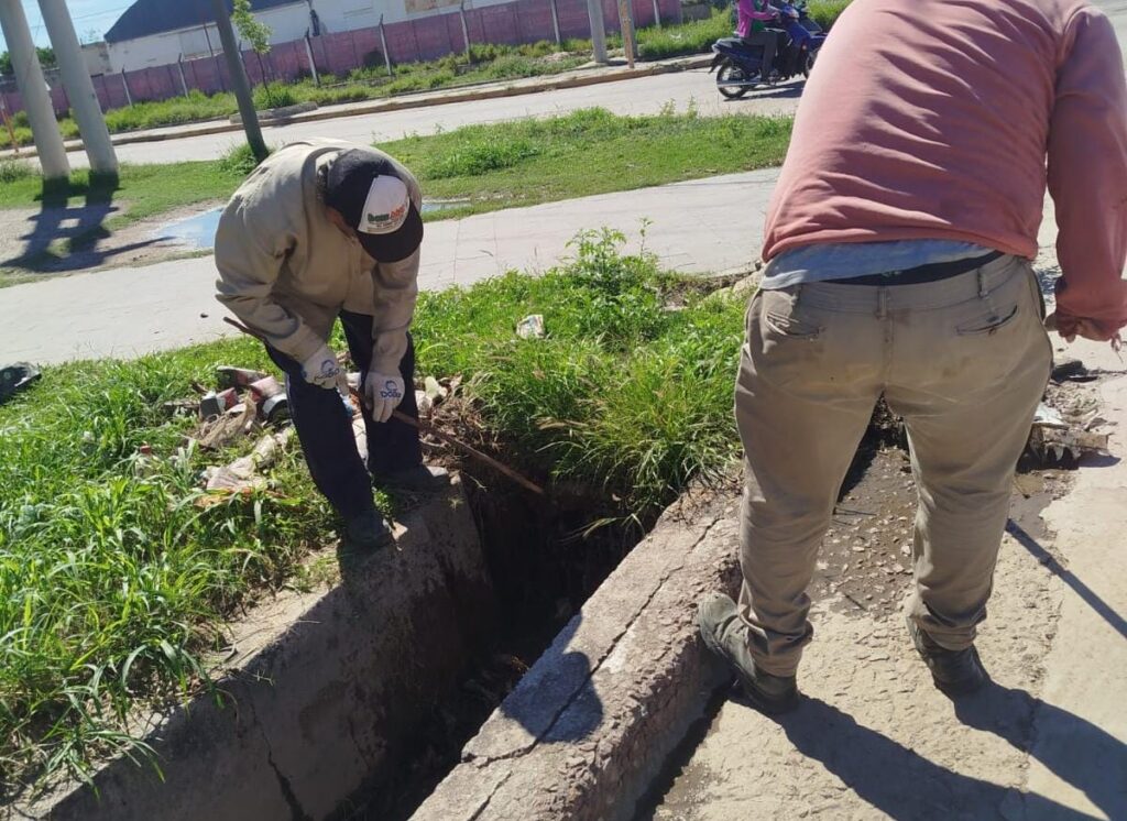 La Banda: refuerzan los trabajos de mantenimiento de desagües pluviales