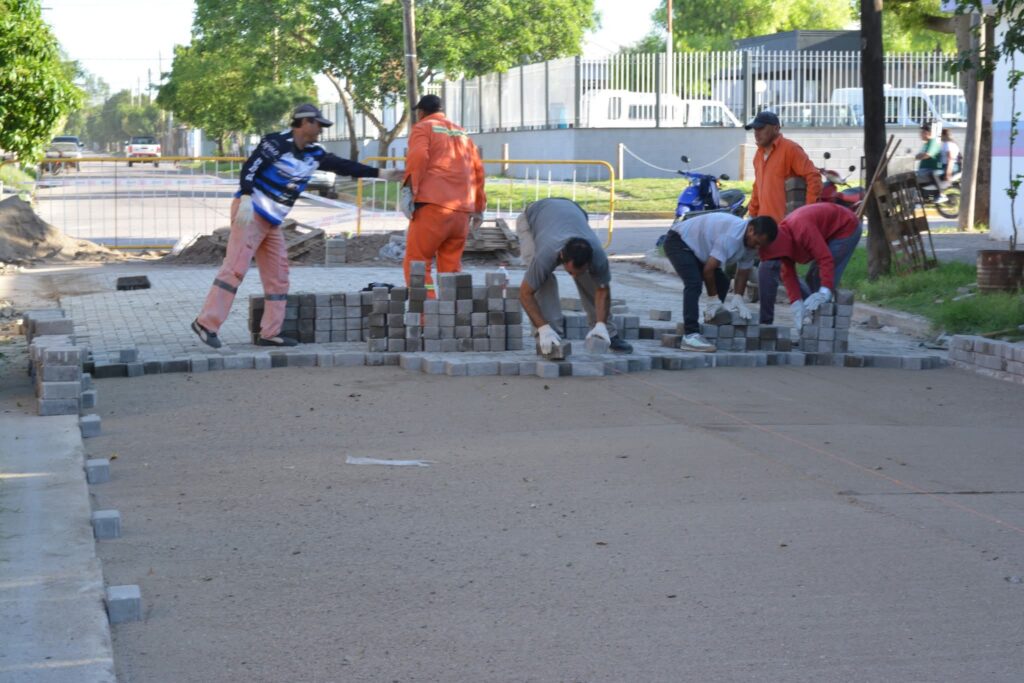 En Frías continúan con la ejecución de obras públicas