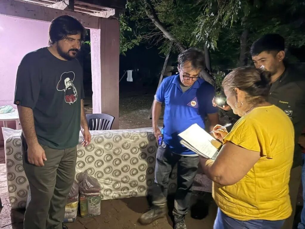 Monte Quemado: Tras el temporal asisten a más de 100 familias