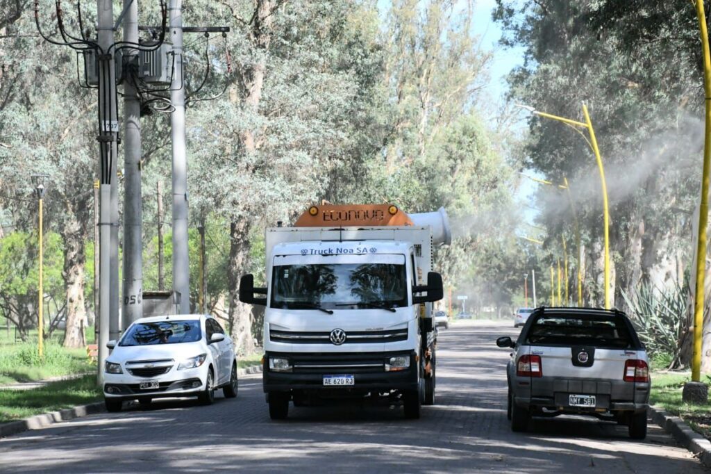Continúan las fumigaciones en ciudad Capital