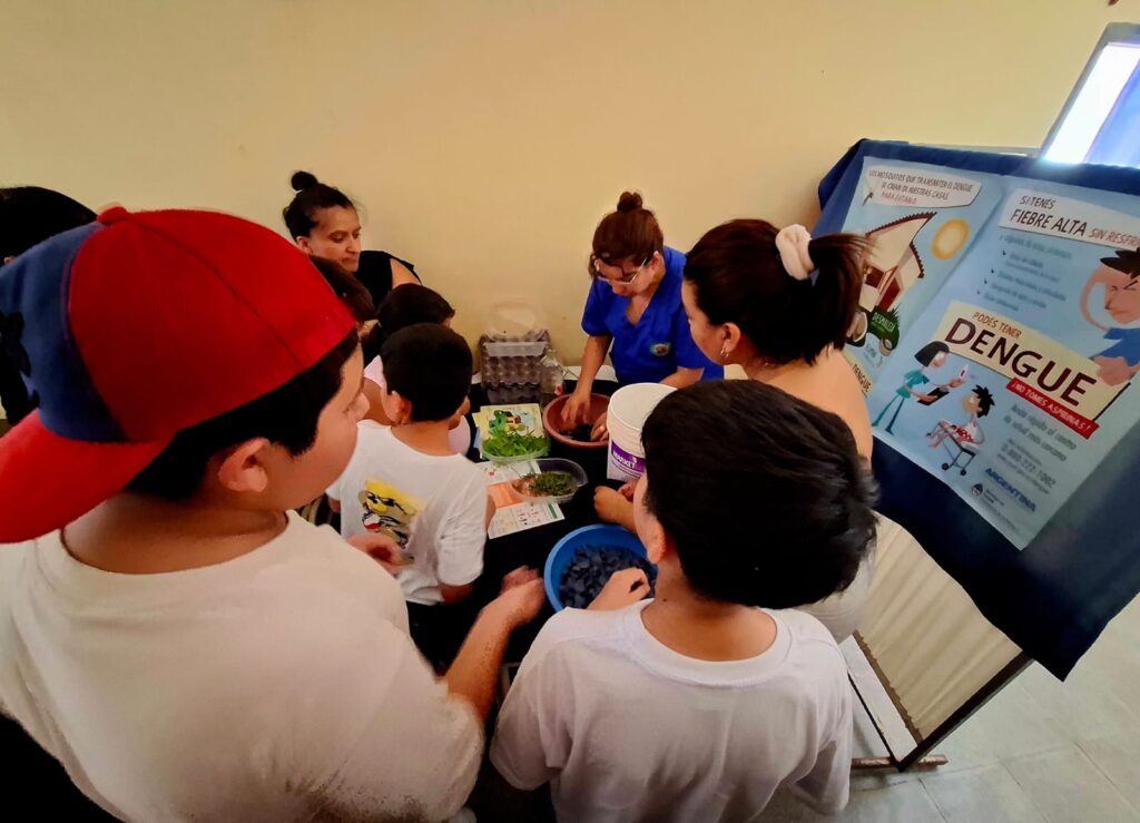 Realizaron un taller de elaboración de sahumerios repelentes en el Barrio San Carlos