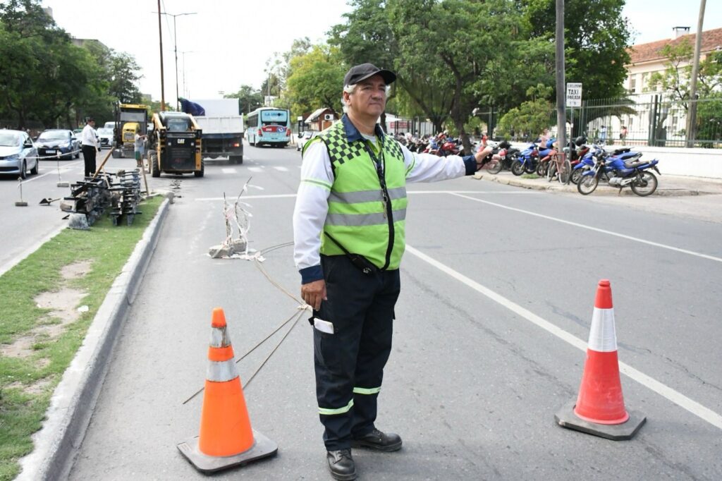 Se realizará el corte de calle 3 de Febrero por reparación de cañería de agua Se realizará el corte de calle 3 de Febrero por reparación de cañería de agua