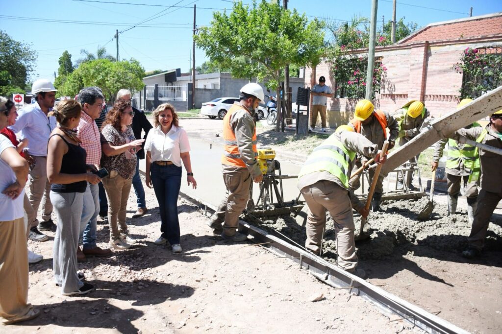 Fuentes destacó el avance de la pavimentación de 19 cuadras en el barrio Juan Felipe Ibarra