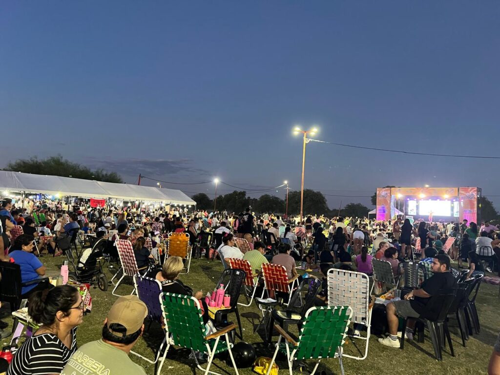 Santiago es Tu Río tuvo una convocatoria multitudinaria el domingo