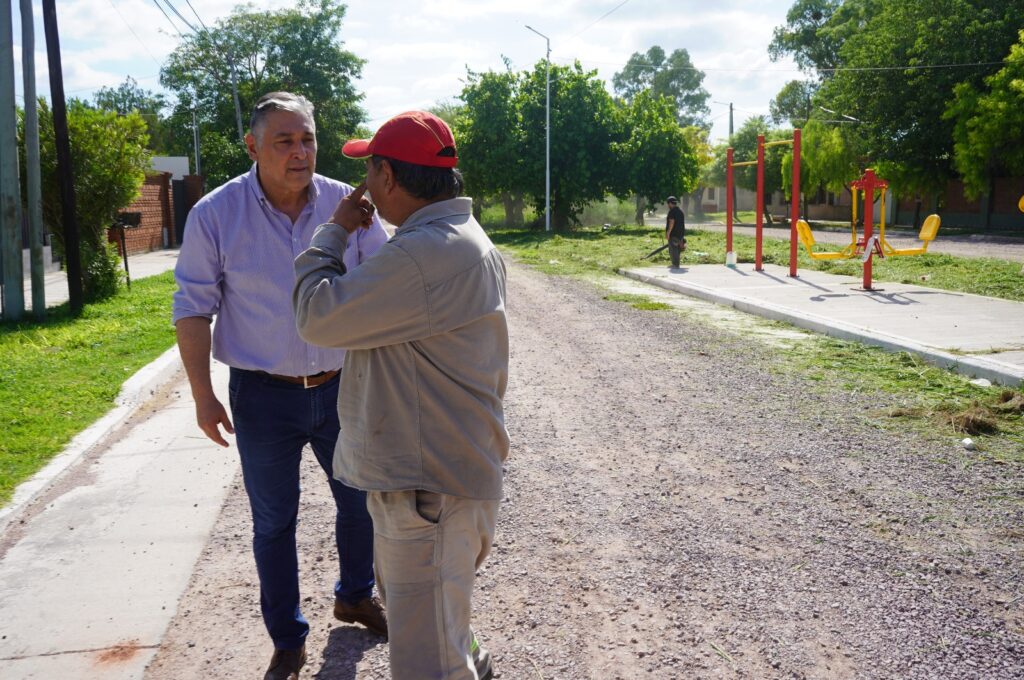 Con trabajos de limpieza y mejoras urbanas, el barrio Palermo recupera sus espacios verdes