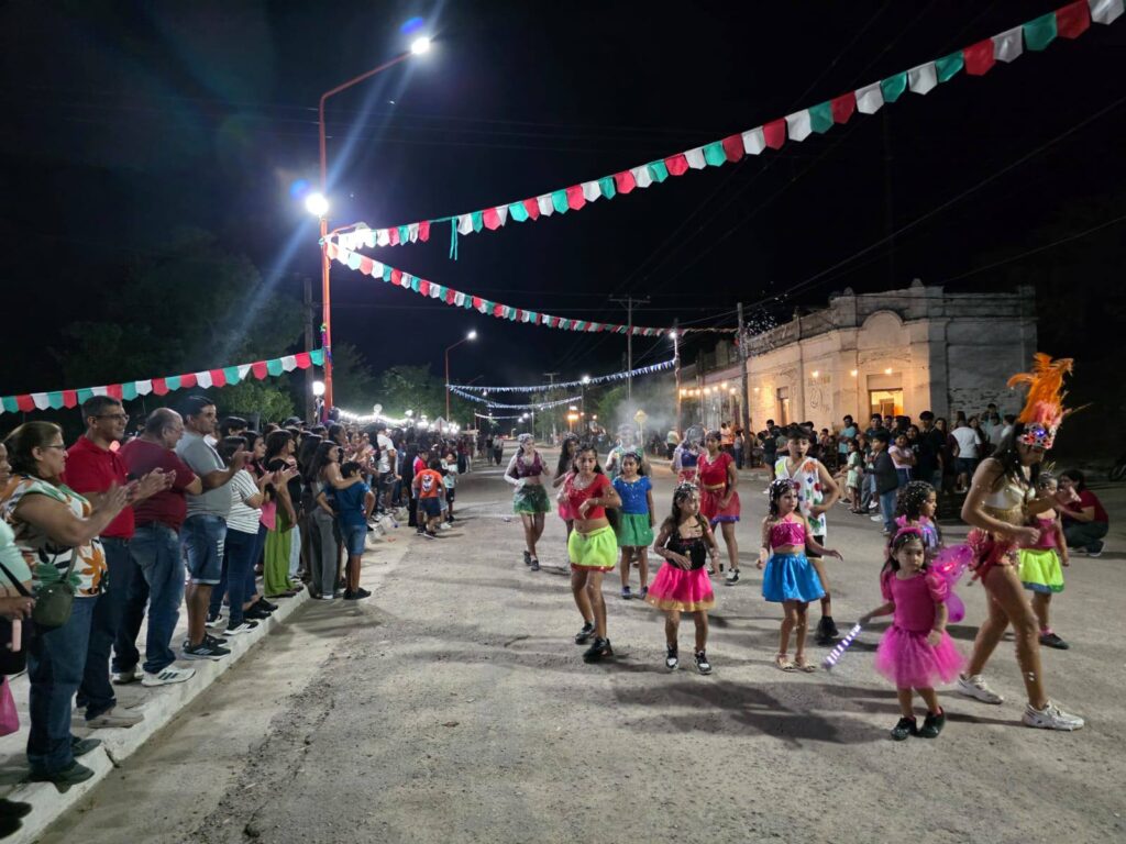 La Cañada vivió una noche mágica de carnaval con fuerte impronta solidaria