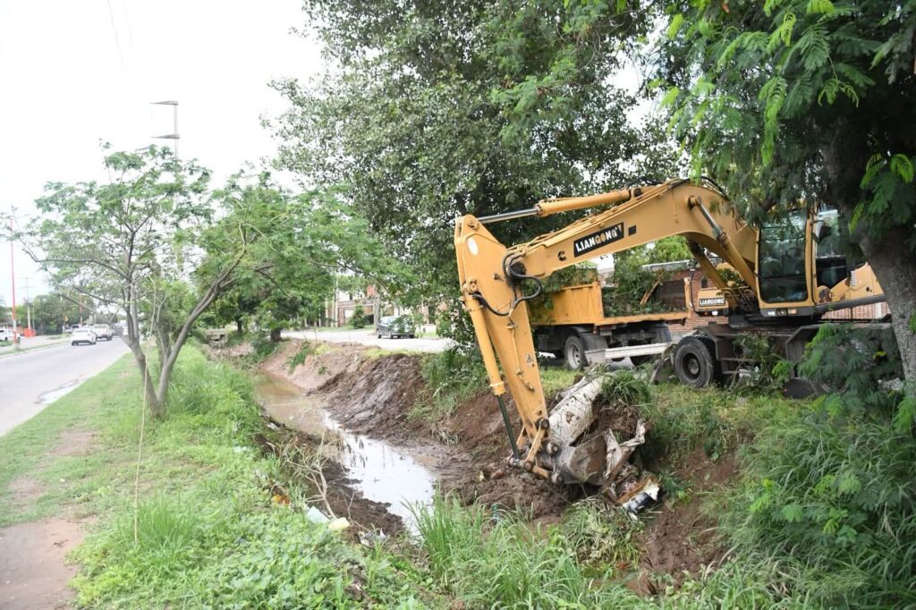 Intensifican la limpieza de desagües en ciudad Capital