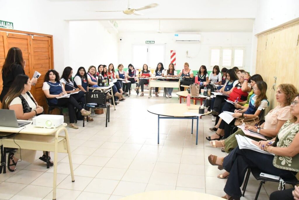 Planifican las líneas de trabajo de los 27 jardines de infantes de Capital para el ciclo lectivo 2026