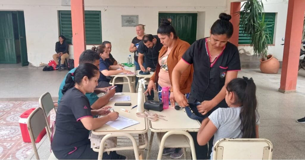 Realizan un operativo sanitario en el paraje Buey Muerto cercano a Fernández