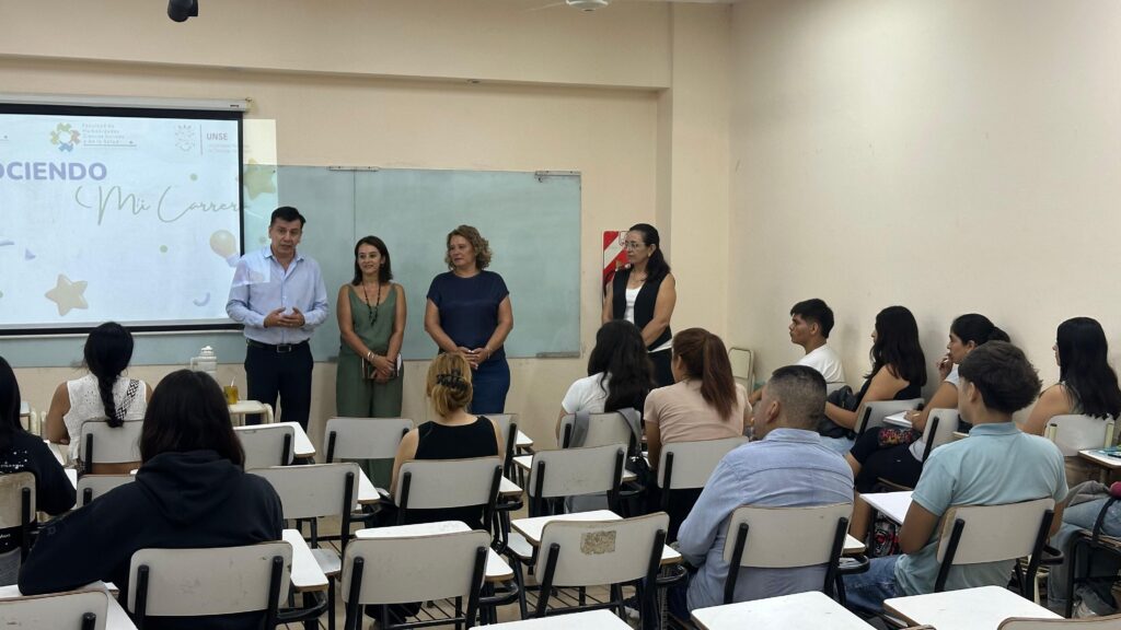 Con fuerte compromiso social, la UNSE recibió a nuevos estudiantes de Ciencias de la Salud