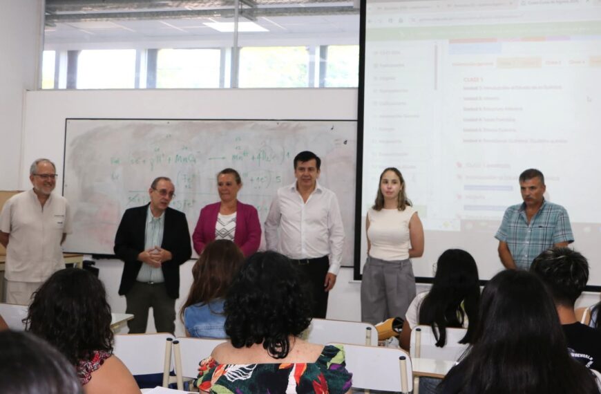 Bienvenida a los aspirantes para ingresar a Medicina