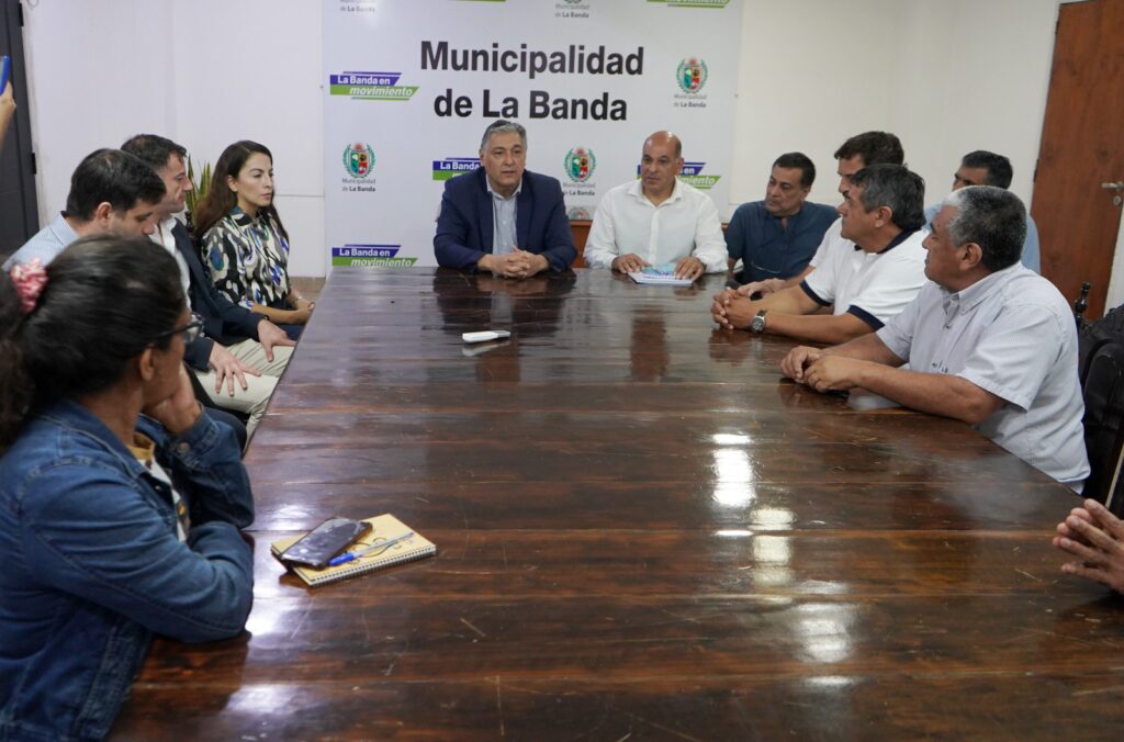 Aumento del 25% del básico en el sueldo de los empleados municipales de La Banda