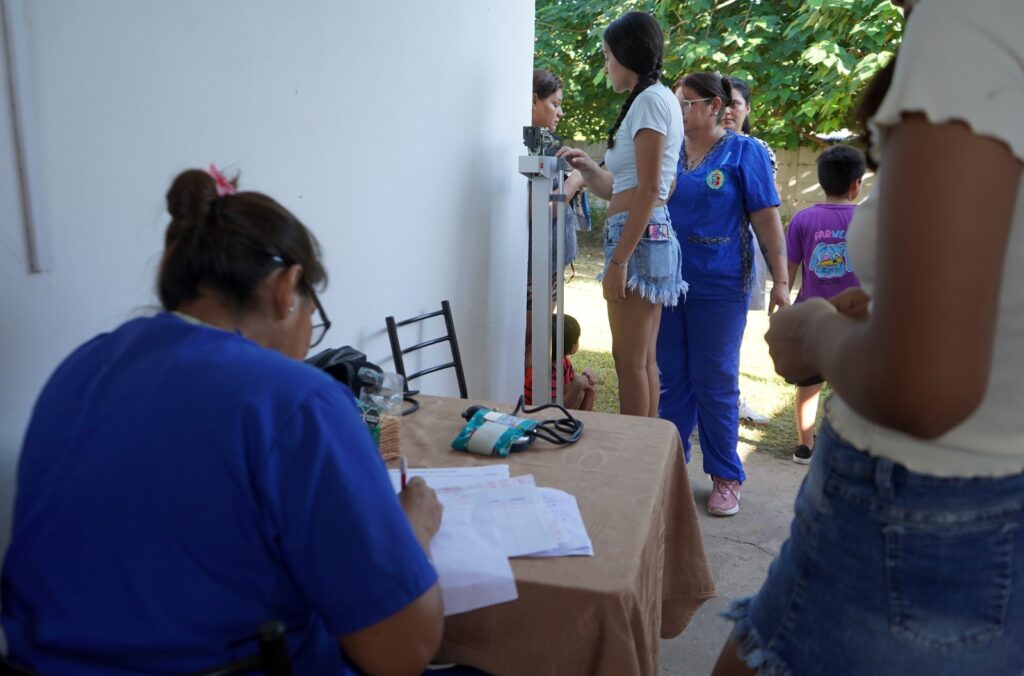 Exitoso operativo para completar las fichas médicas escolares en La Banda 