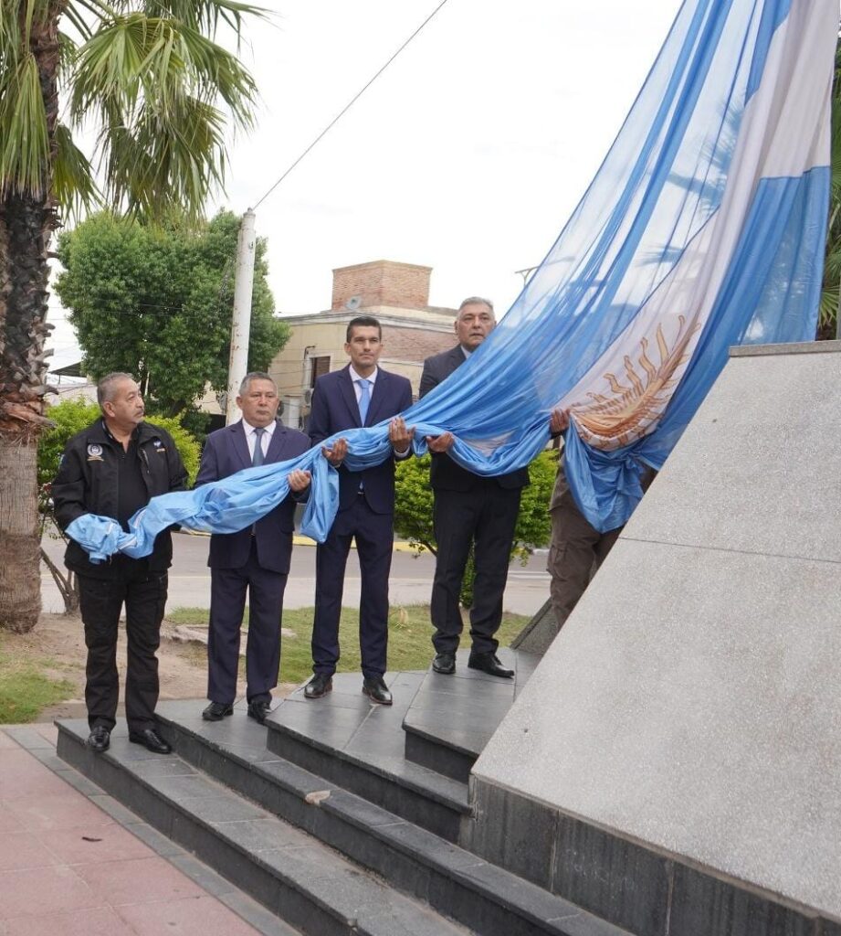 La Banda conmemoró el 214° aniversario de la creación de la Bandera Nacional