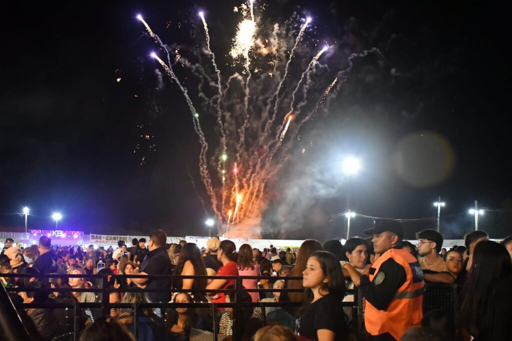 Autoridades de la provincia participaron de la apertura del Festival Nacional del Artesano