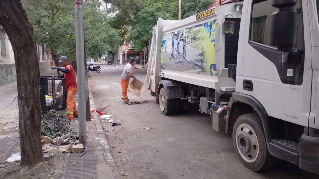 Fue normal el servicio de recolección de residuos domiciliarios durante el lunes feriado en la Capital