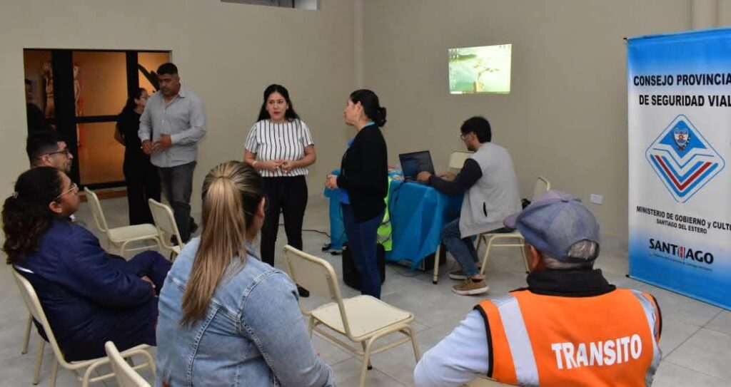 Capacitan a personal de Tránsito de la Municipalidad de Fernández