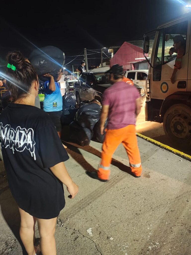 Las Termas: Ante la crecida del río Dulce evacuaron a familias de la zona ribereña