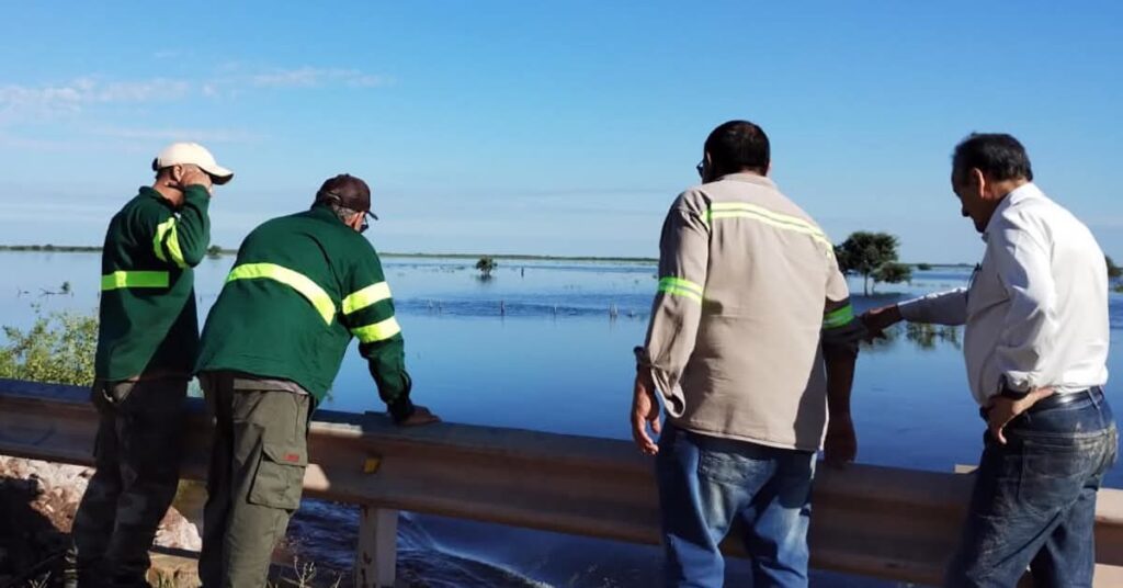 Autoridades de Pinto monitorean zona de bañados ante la crecida del río Utis y brindan asistencia a familias