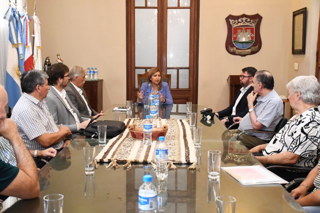 Fuentes se reunió con empresarios del transporte