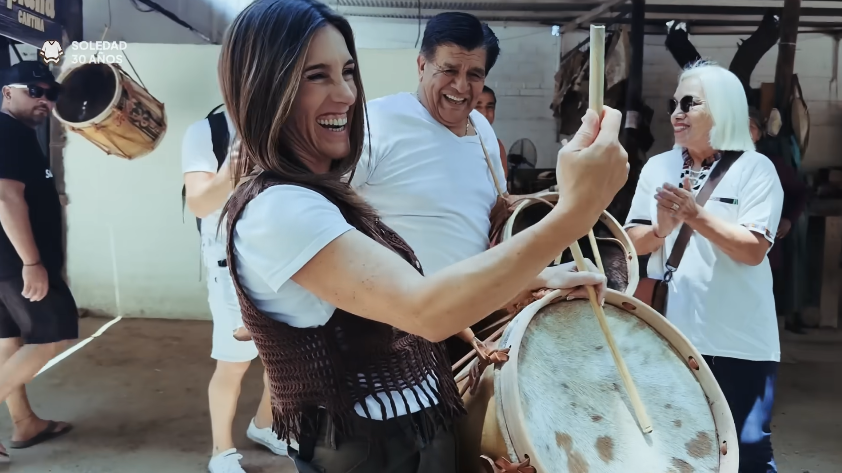 Soledad Pastorutti rinde homenaje a la cultura santiagueña en su serie “30 Pueblos”