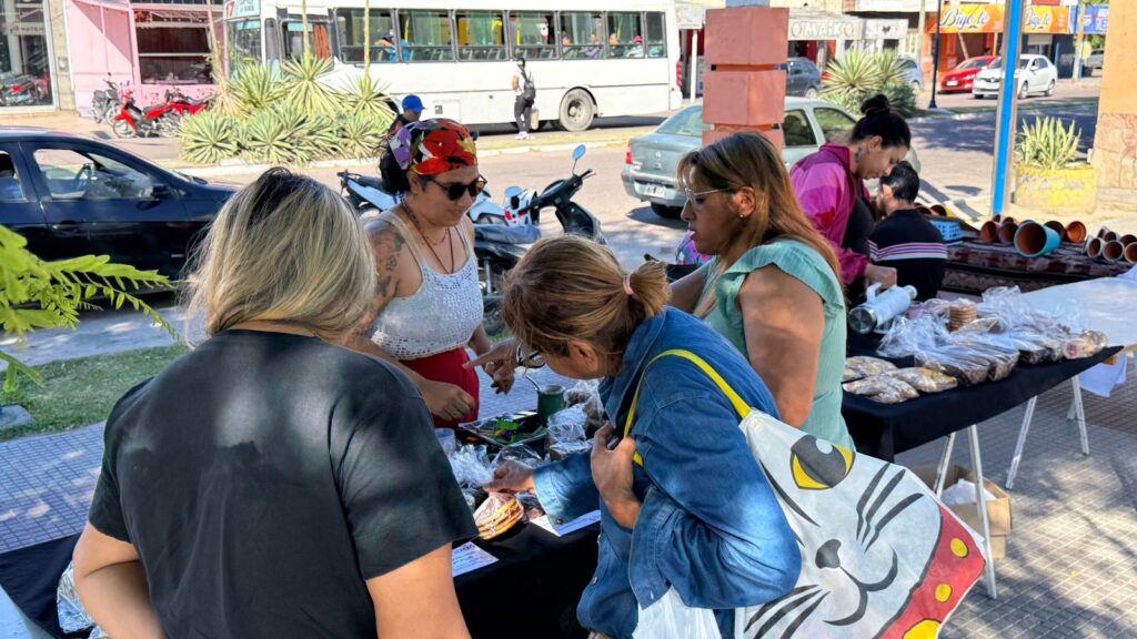 El municipio bandeño fortalece la economía local con una nueva edición del Mercadito Saludable