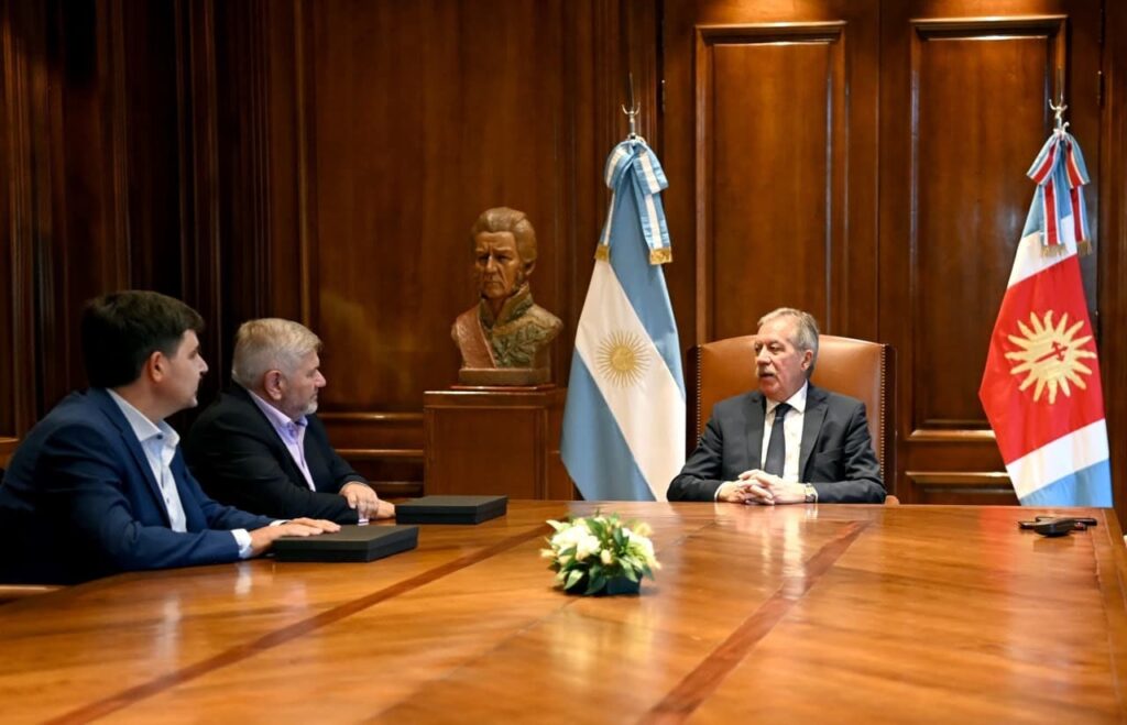 El gobernador se reunió con autoridades de la comisión arbitral de impuestos