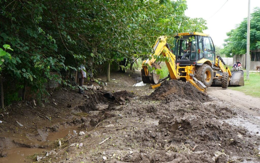La Secretaría de Obras Públicas continúa con trabajos de desagüe en el barrio San Javier