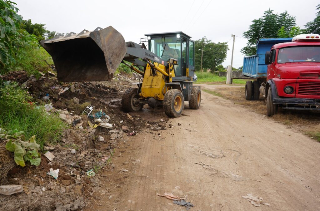 Intensifican tareas de limpieza con un amplio operativo en La Banda