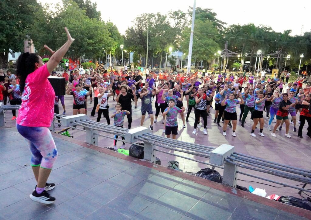 Exitosa “Master Class Solidaria”con gran convocatoria en la Plaza Belgrano